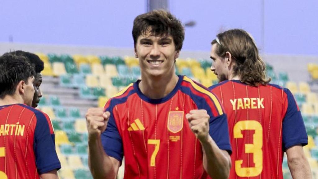 Gonzalo García celebra un gol con la sub21 de España