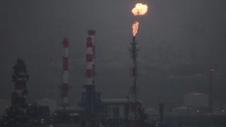 Una refinería de petróleo tras un ataque iraní que, según el Ministerio de Energía de Israel, no causó daños significativos.