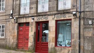 La tienda que sobrevive en la Praza de Abastos de Santiago tras 80 años: Vivimos de recuerdos