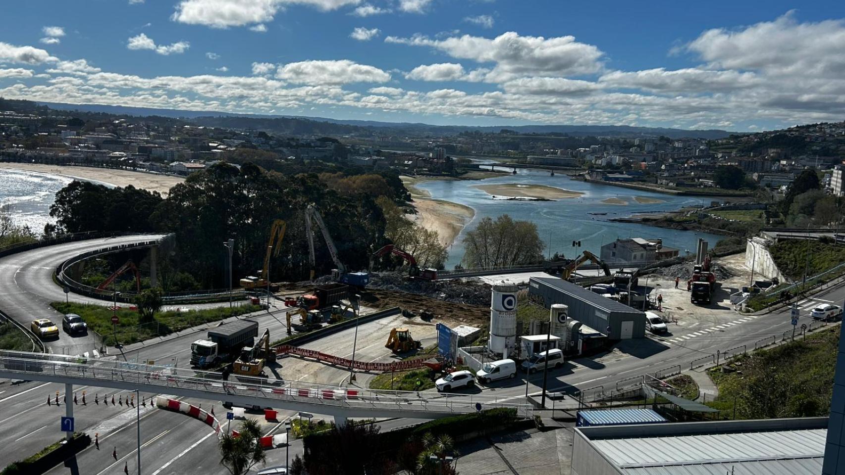 Desaparece el viaducto del CHUAC