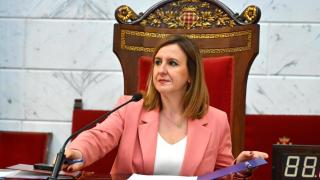 María José Catalá en el pleno del Ayuntamiento de Valencia este martes. EE