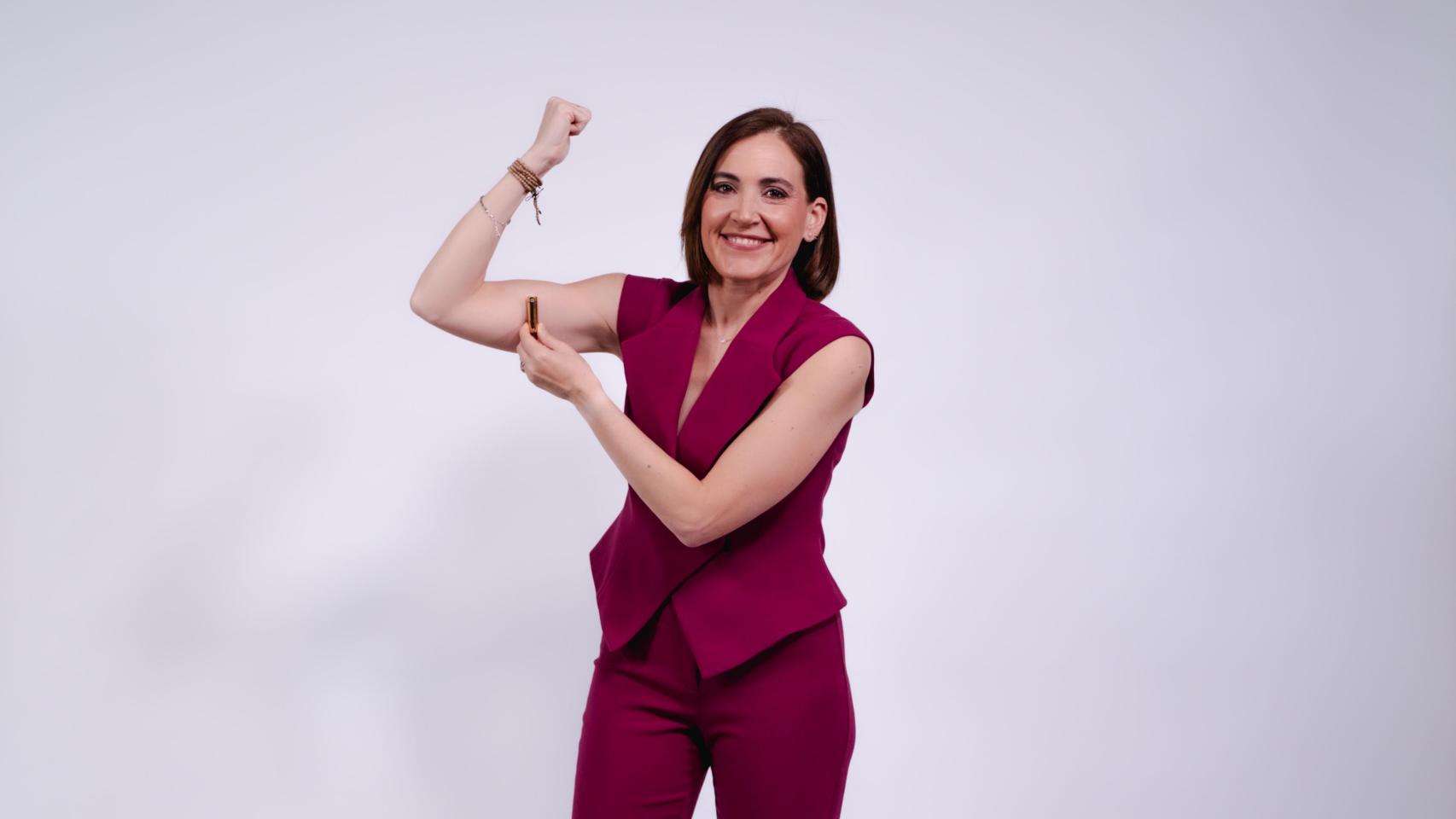 La divulgadora posando para Magas.