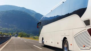 Un bus en una carretera