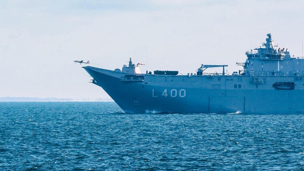 El Bayraktar TB3 despegando del TCG Andolu durante unas maniobras de la OTAN el pasado febrero