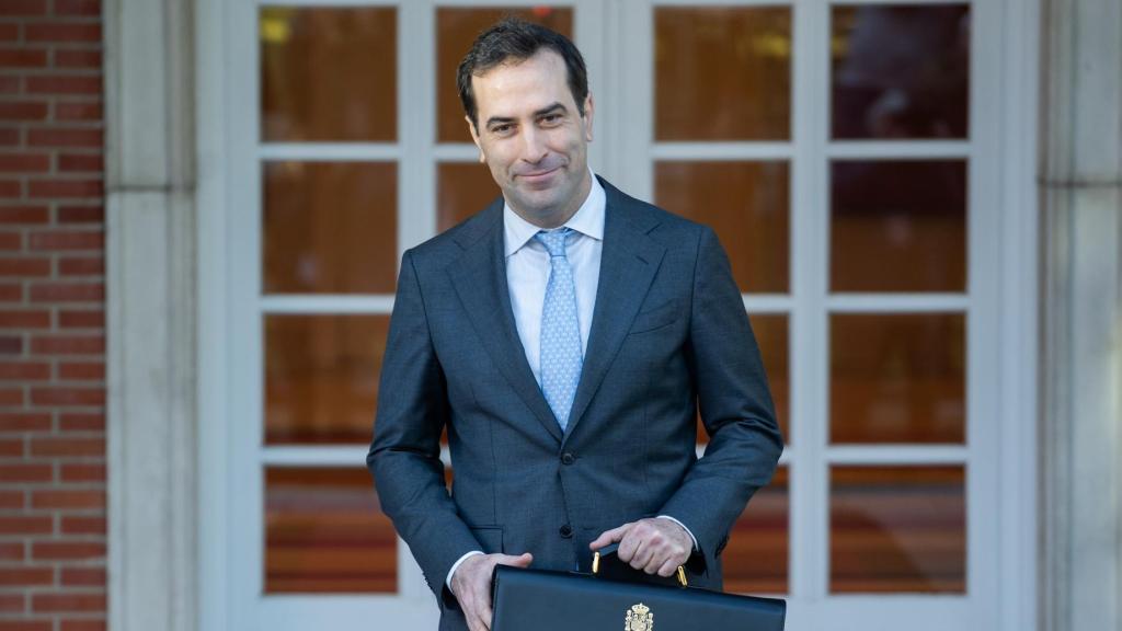 El vicepresidente primero y ministro de Economía, Carlos Cuerpo, a su llegada a la Moncloa, este martes.