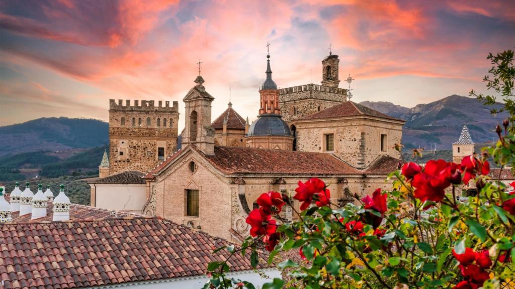 El monasterio del siglo XIV que alberga obras pictóricas de Zurbarán