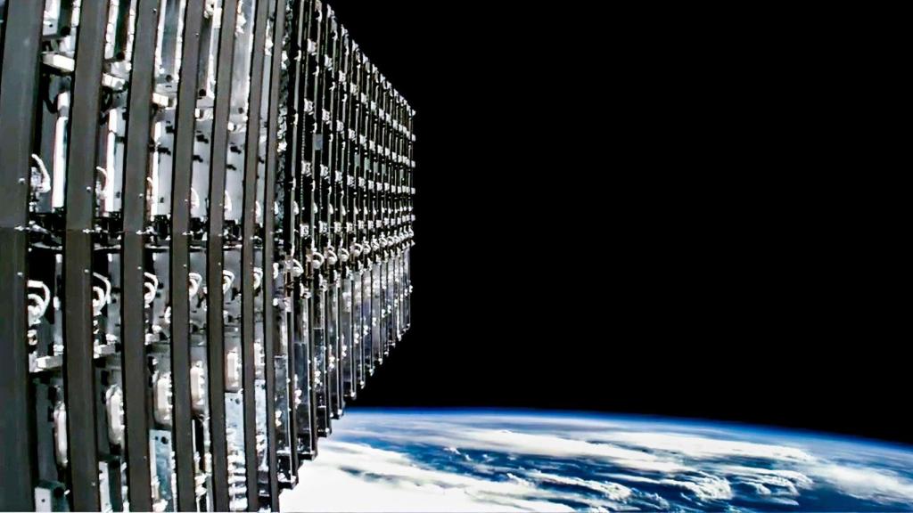 Un conjunto de satélites de Starlink orbita la Tierra