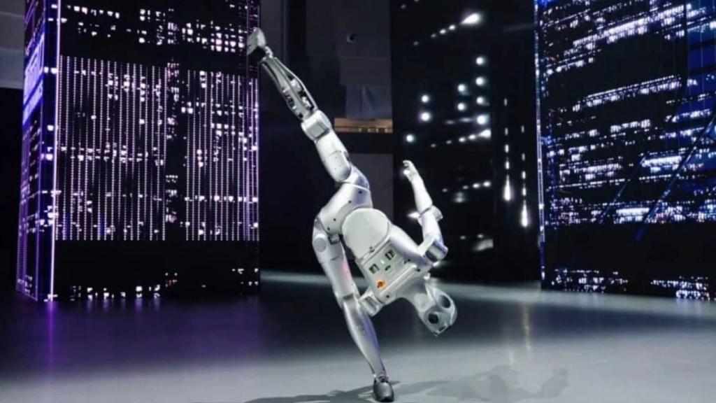 El robot humanoide Luna de LimX Dynamics bailando.