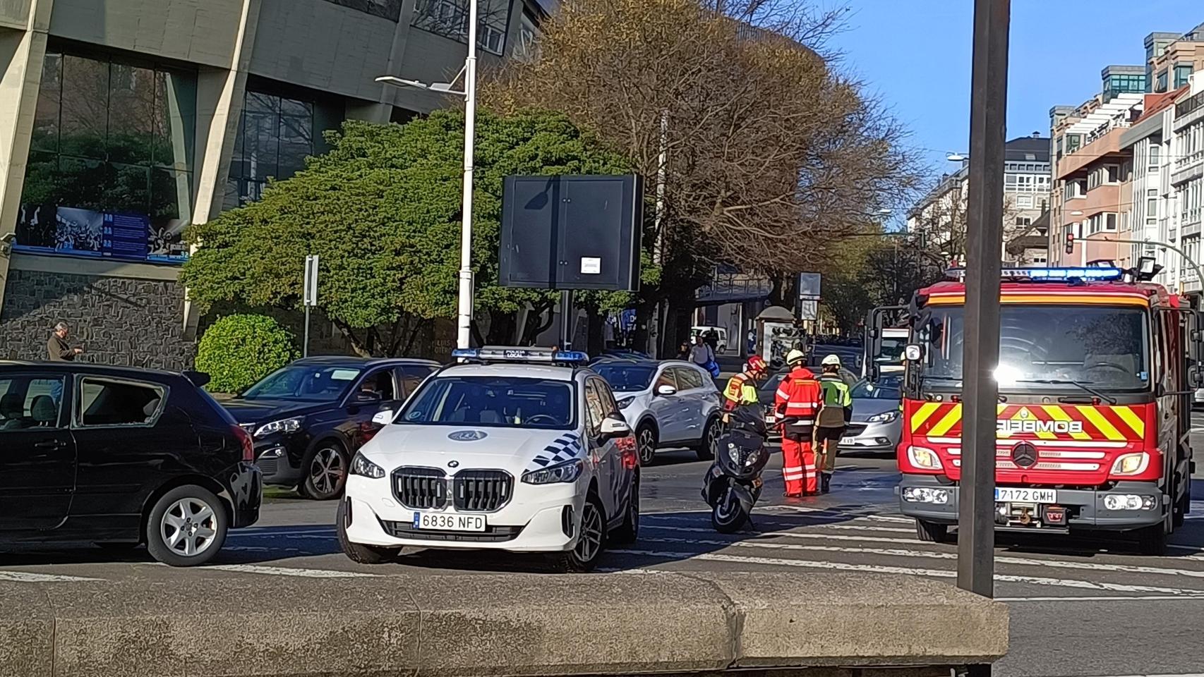 Glorieta de las Esclavas, en la avenida de Manuel Murguía, escenario del accidente entre un coche y una moto