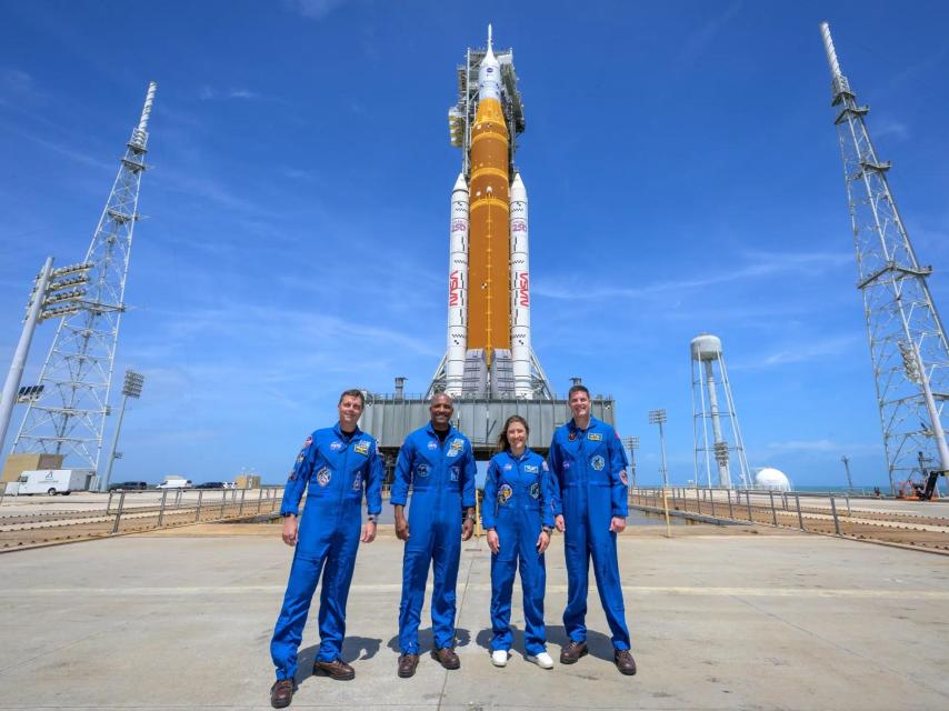 Los astronautas Reid Wiseman (comandante), Victor Glover (piloto), Christina Koch (especialista de misión) y el canadiense Jeremy Hansen (especialista de misión).