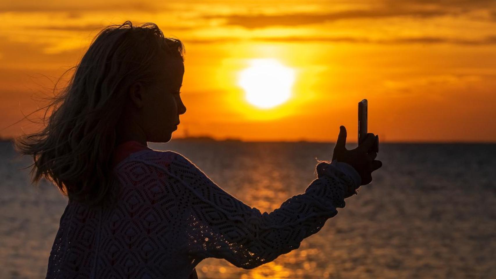 Viajar al extranjero sin roaming es posible con la eSIM que usan más de 20 millones de viajeros ¡ahora con 15% de descuento!