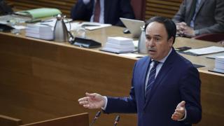 Juanfran Pérez Llorca en la sesión de control de este miércoles. José Cuéllar / Corts