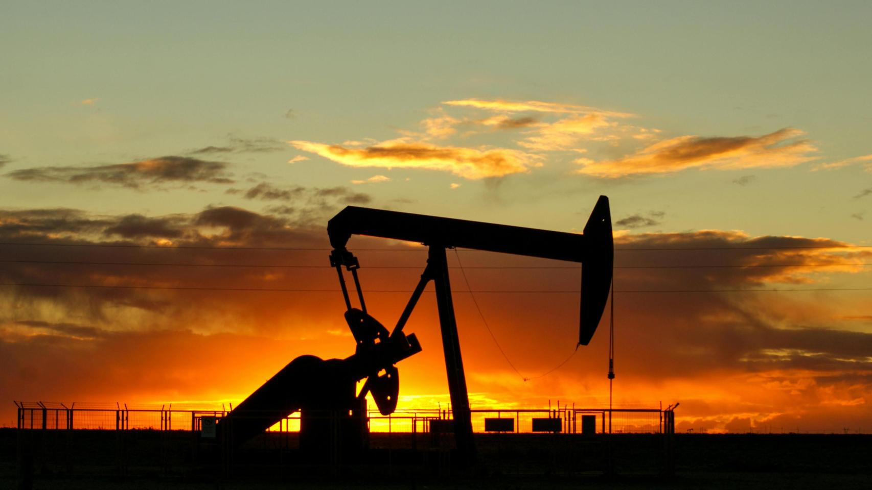 Un yacimiento de petróleo.