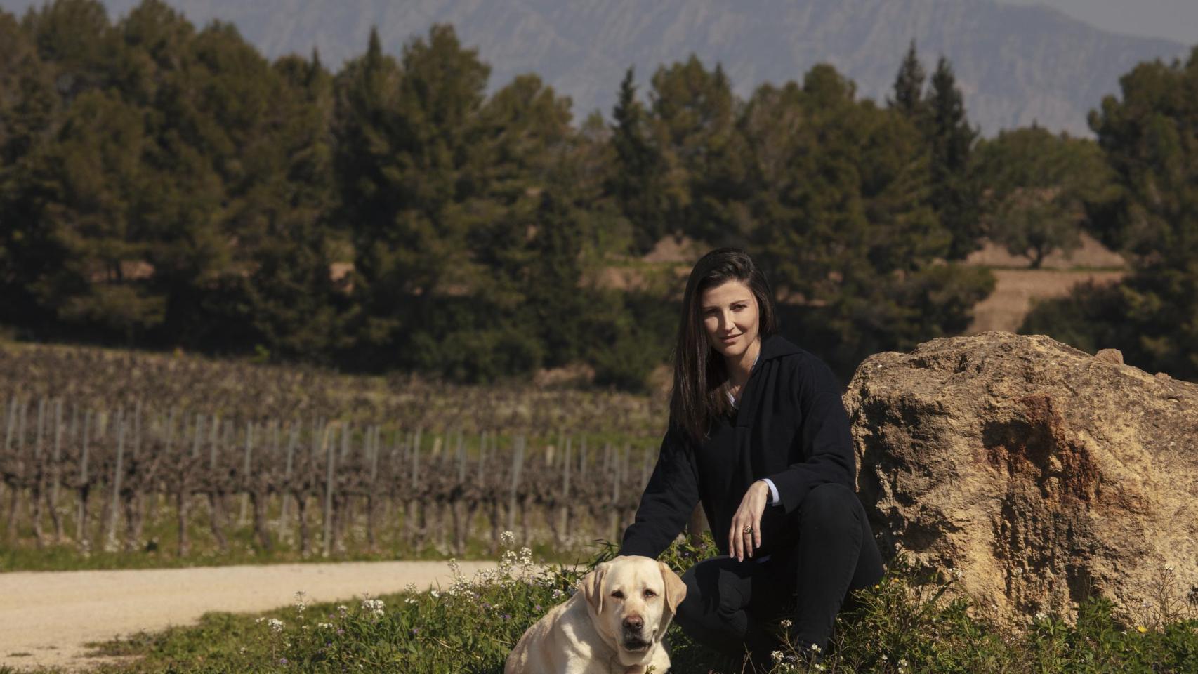 Meritxell Juvé y su perro Bacchus