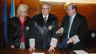 Antonio Platas Tasende cuando recibió en 2015 la Medalla al Mérito del Colegio de Abogados de A Coruña.