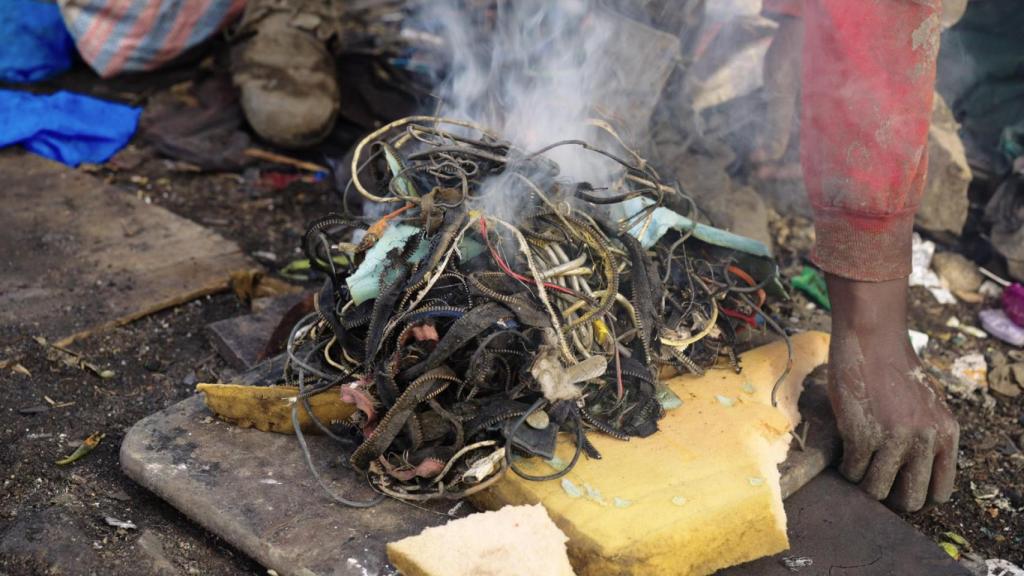 Dandora es uno de los mayores vertederos de residuos electrónicos del mundo en Kenia.