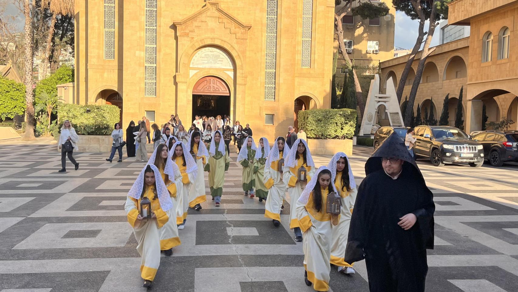 La comunidad cristiana armenia de Líbano celebra el Martes Santo,