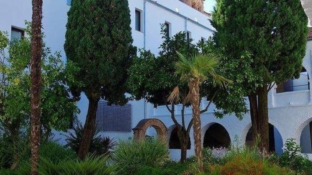 Los jardines que rodean el hotel.