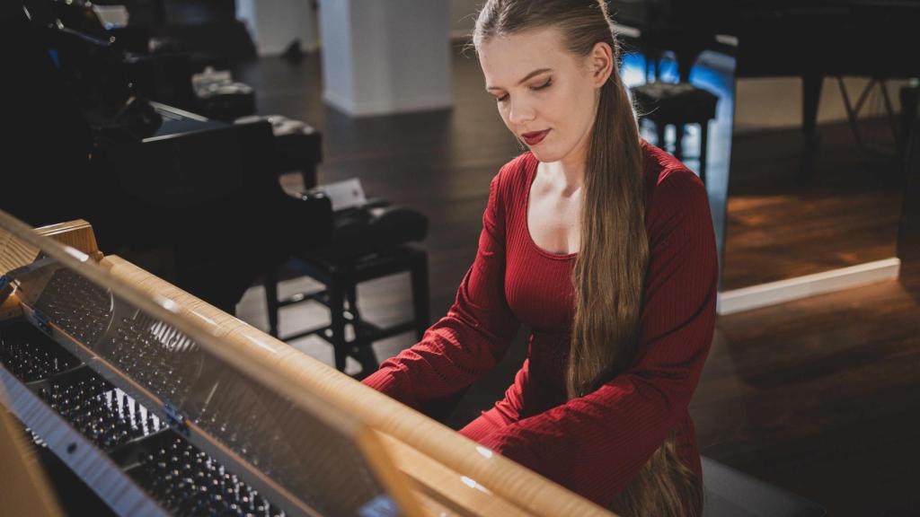 Eva Gevorgyan en HINVES Pianos