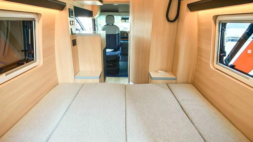 Parte del interior de la Carryboy x Farizon Campervan.