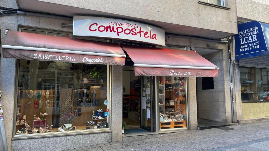 Entrada a la Zapatillería Compostela.