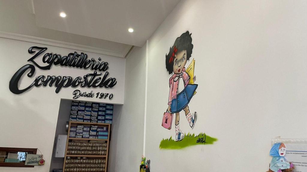 Interior de la Zapatillería Compostela.