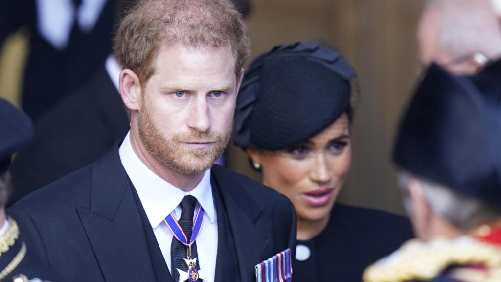 Harry de Inglaterra junto a su esposa, Meghan Markle, en una imagen de archivo.