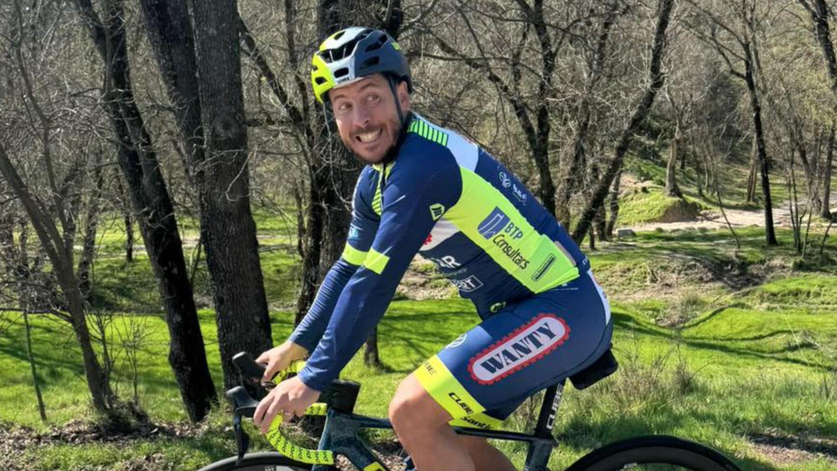 Eden Hazard, subido a una bicicleta en una imagen compartida en sus redes sociales
