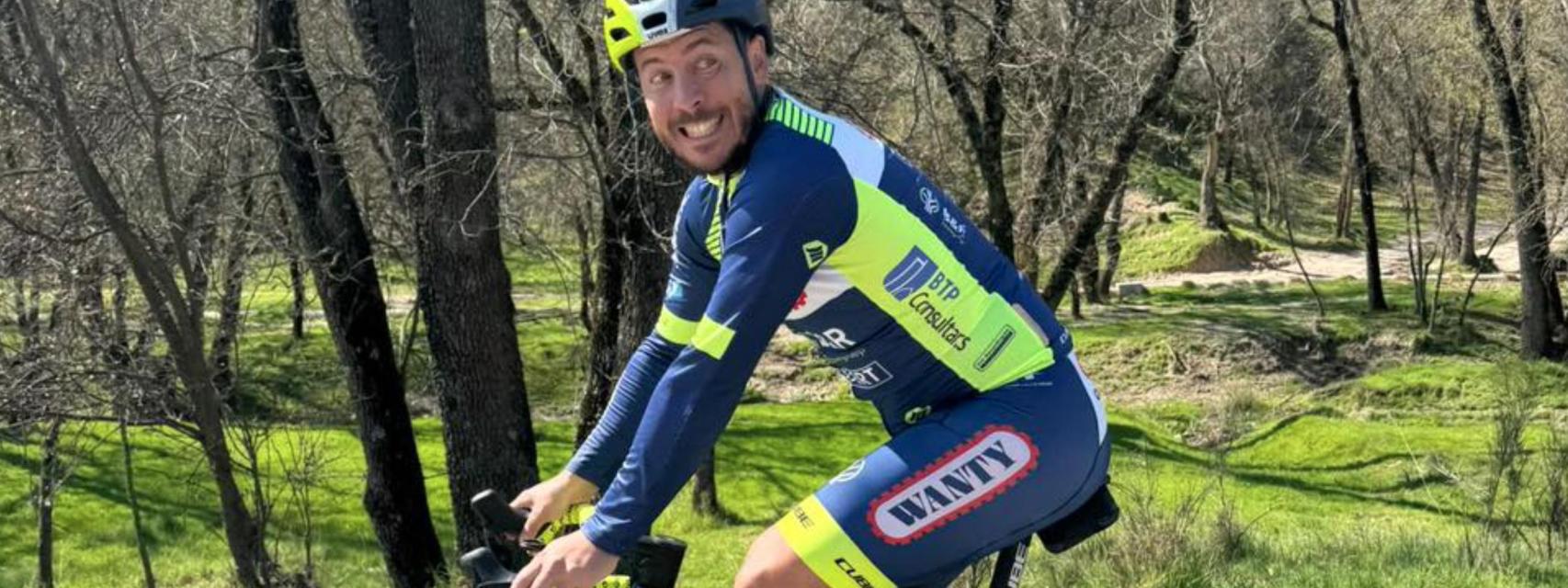 Eden Hazard, subido a una bicicleta en una imagen compartida en sus redes sociales