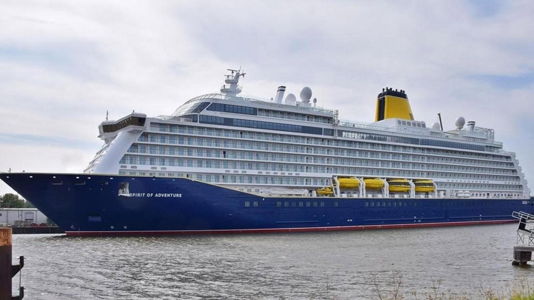 Evacuan al CHUAC de A Coruña a un tripulante enfermo del crucero 'Spirit of Adventure'