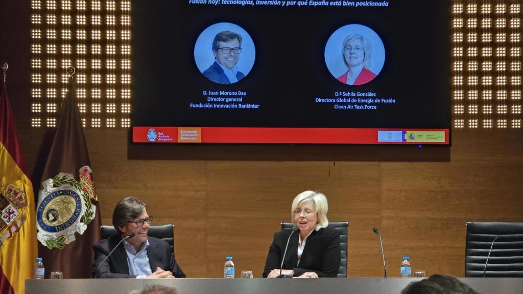 Juan Moreno y Sehila González durante su intervención.