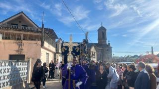 El barrio vigués de Teis se vuelca con la Semana Santa: así fue su procesión