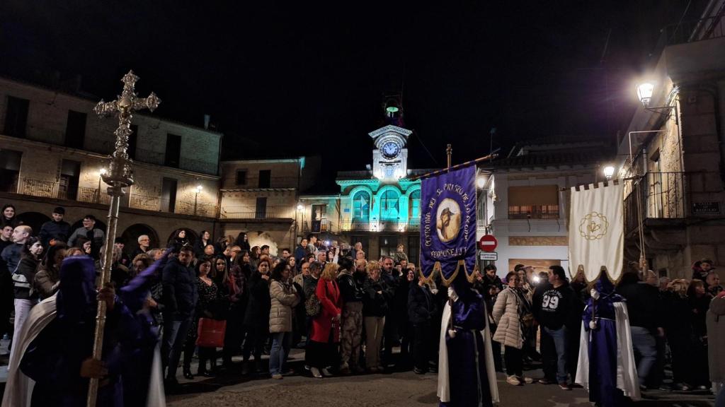 Cruz de guía de la Procesión del Silencio en Fermoselle (Zamora).