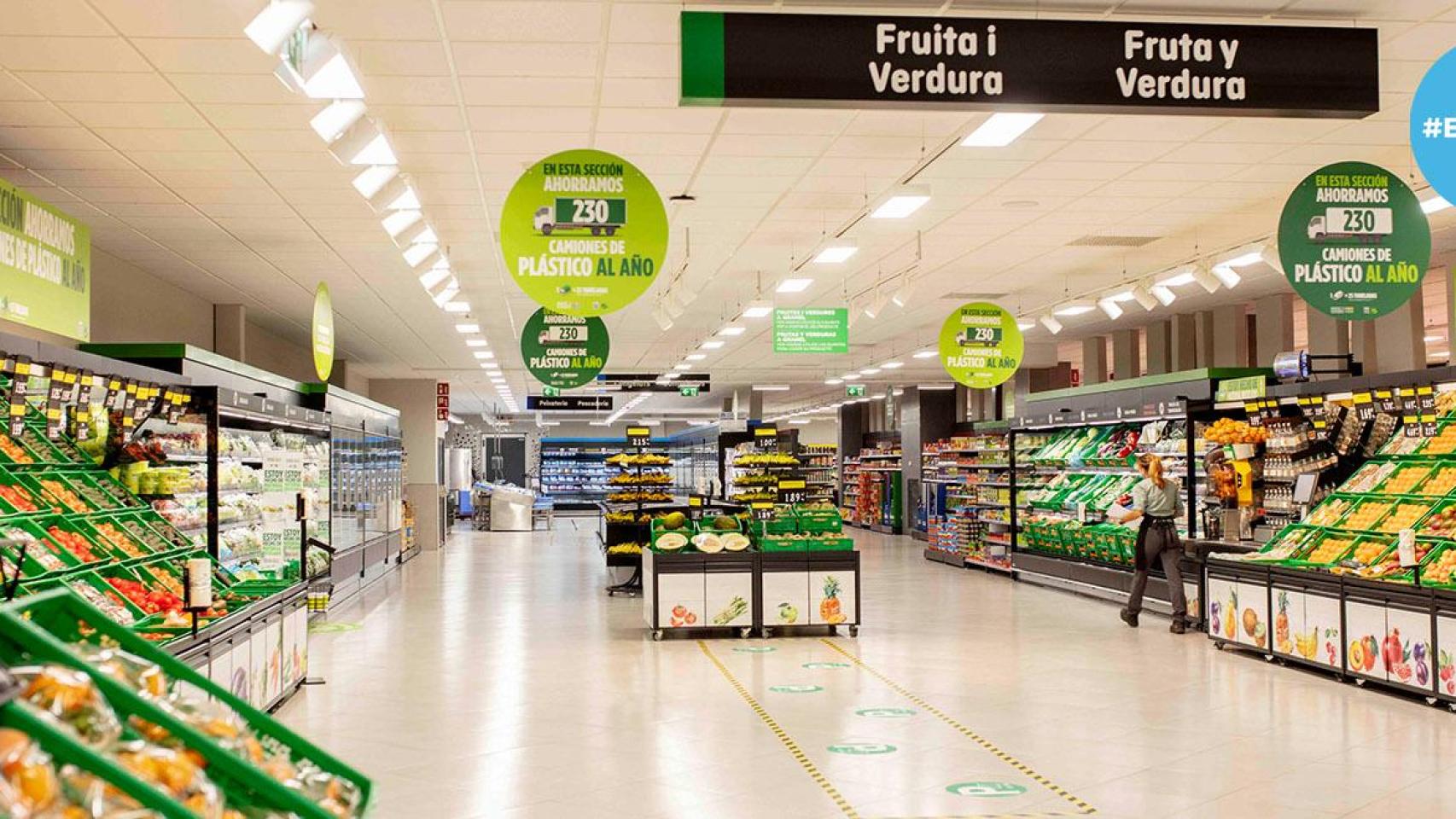 Interior de un supermercado.
