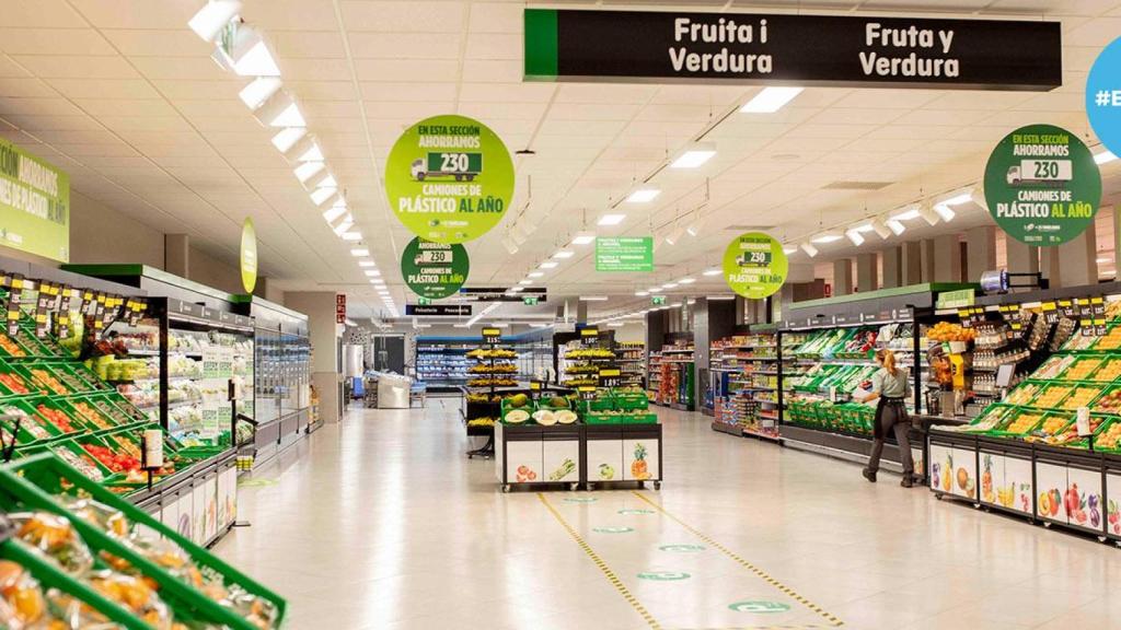 Interior de un supermercado.