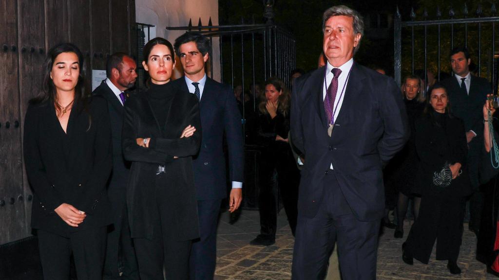 Cayetano, su esposa y los duques de Huéscar, el pasado Jueves Santo.