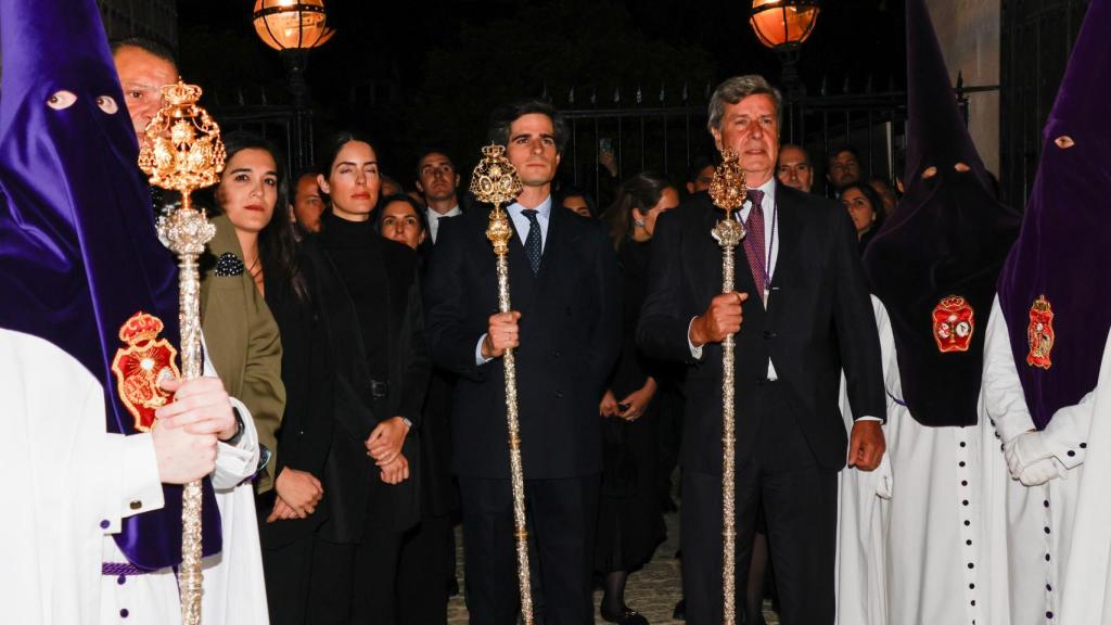 Cayetano y Fernando Fitz-James Stuart con sus esposas.