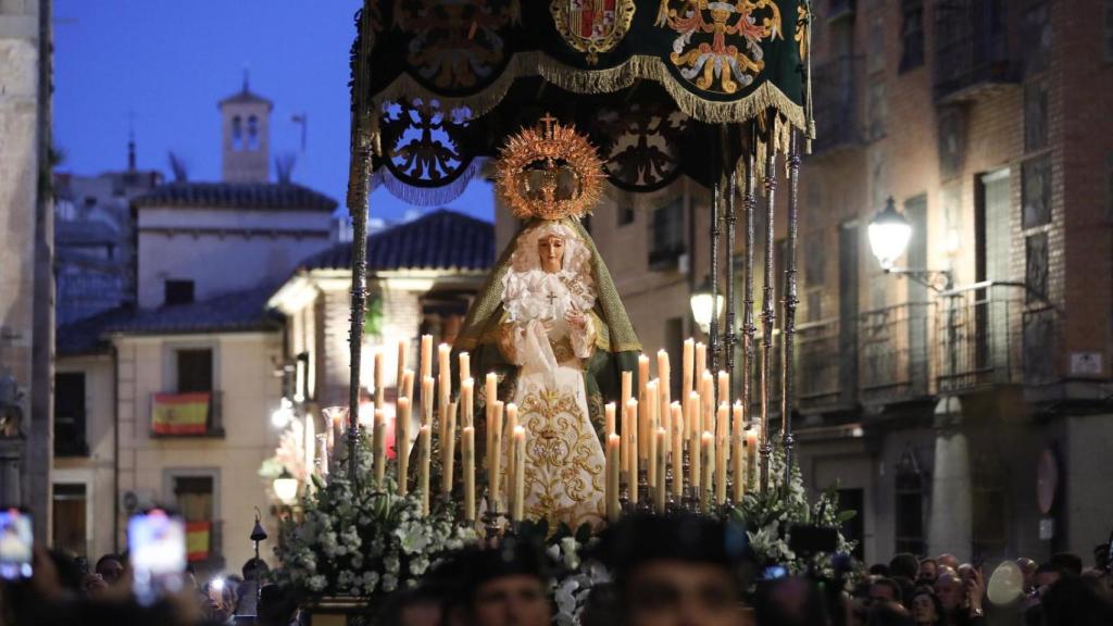 La Virgen del Amparo en las calles de Toledo.