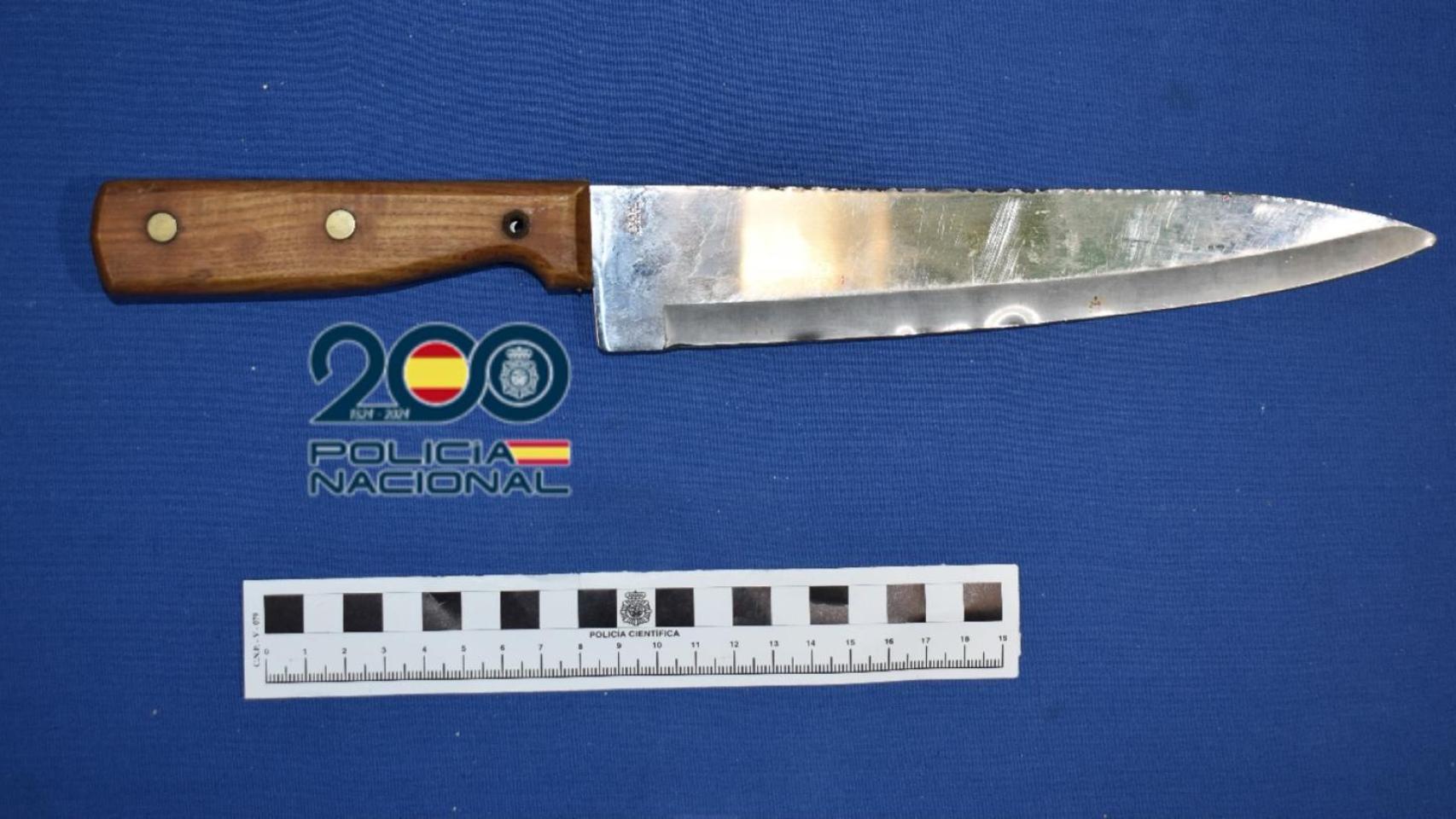 Imagen del cuchillo incautado por la Policía Nacional.