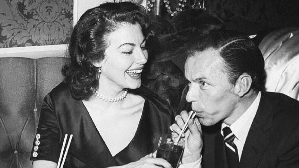 Ava Gardner junto a Frank Sinatra.