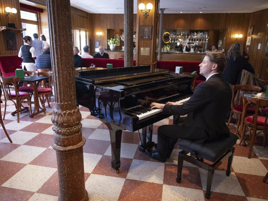 Imagen actual del Café de Gijón, tras su reforma.