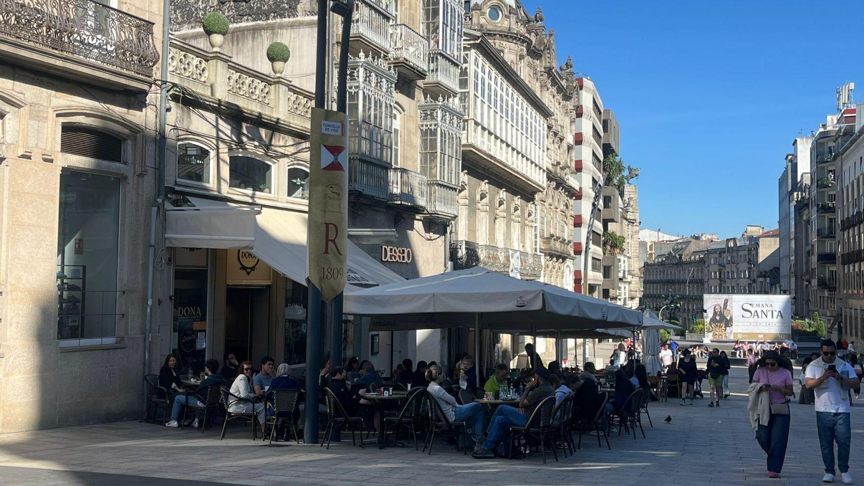 Gran ambiente en las terrazas de Vigo este Viernes Santo