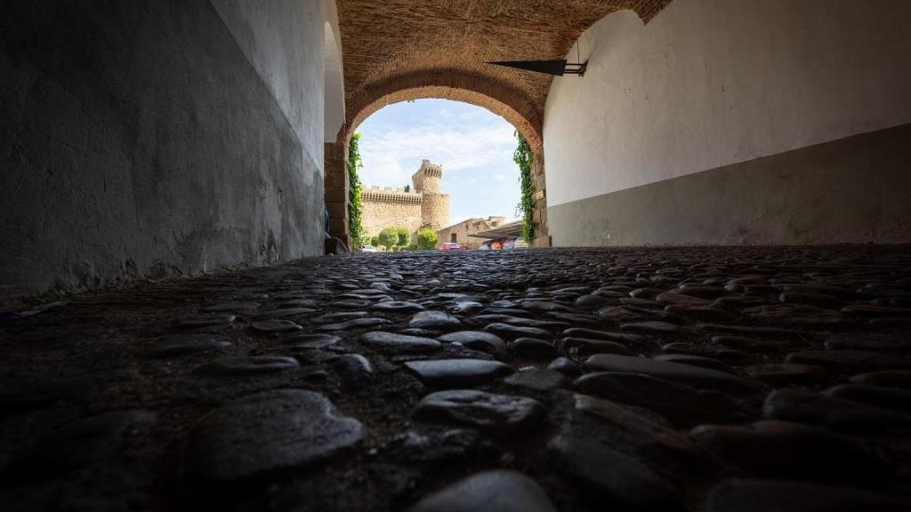 Acceso al patio interior del Palacio Nuevo de Oropesa.
