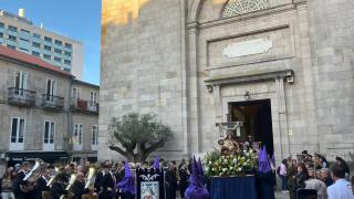 Viernes Santo en Vigo: las procesiones llenan el centro de la ciudad