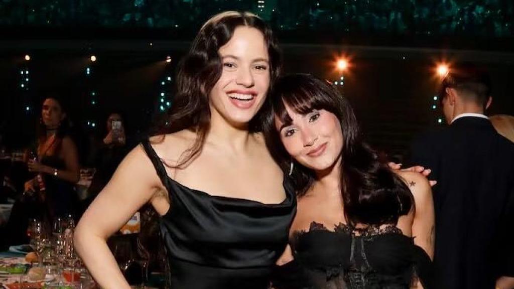 Aitana y Rosalía en una fotografía juntas.