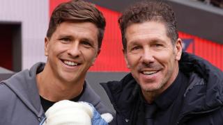 Gianluca Simeone, junto a su padre, el Cholo Simeone