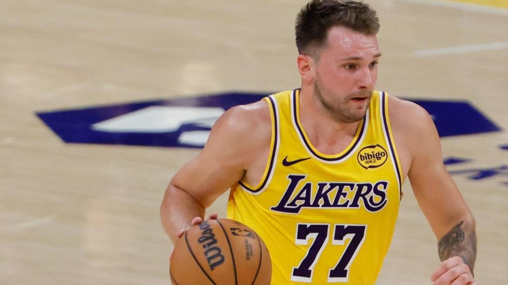 Luka Doncic, durante un partido con los Lakers.