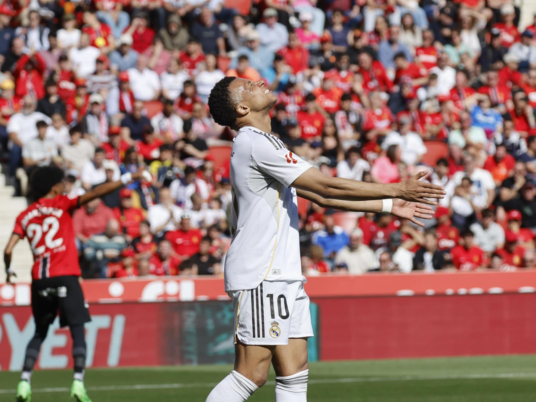 Mbappé se lamenta por haber fallado una ocasión durante el partido ante el Mallorca.