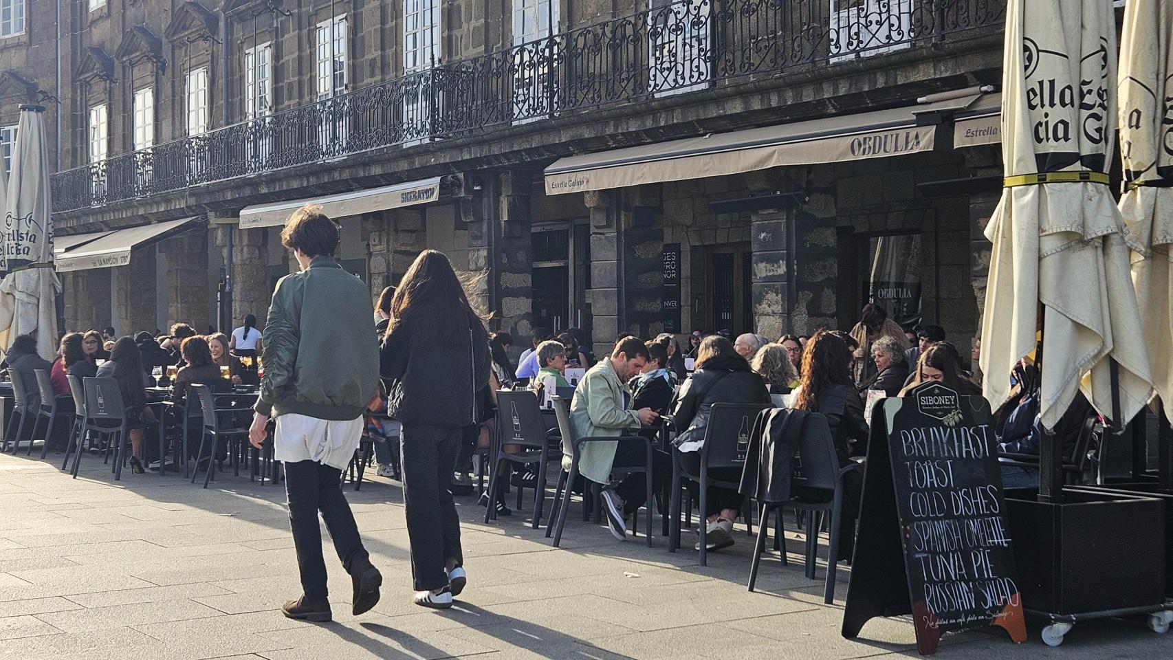 Terrazas llenas en A Coruña para disfrutar de este Sábado Santo
