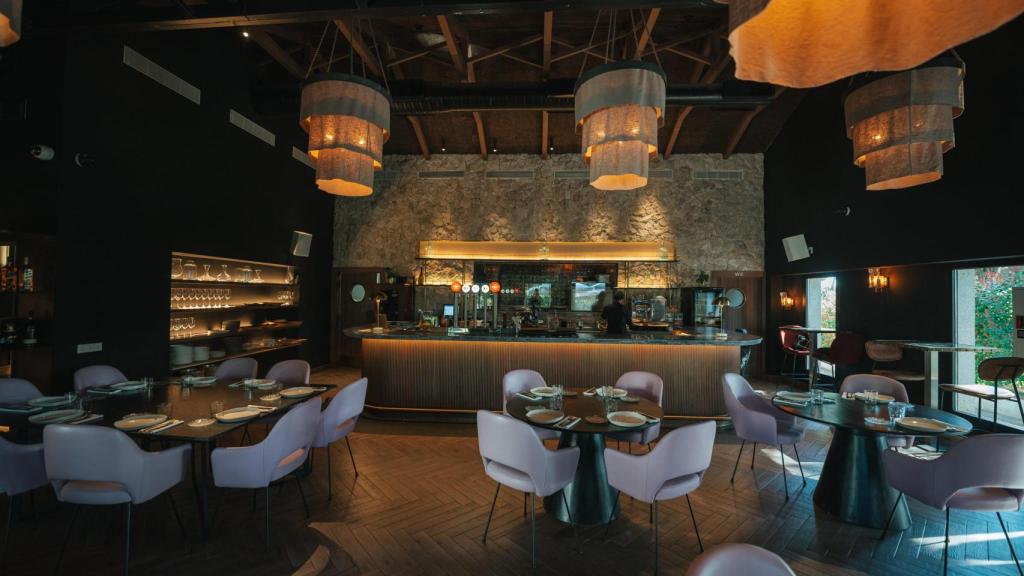 El interior de Brassafina.